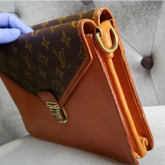 Authentic Louis Vuitton Rare Vintage Monogram Sac Biface flap sling bag - Picture 13 of 15